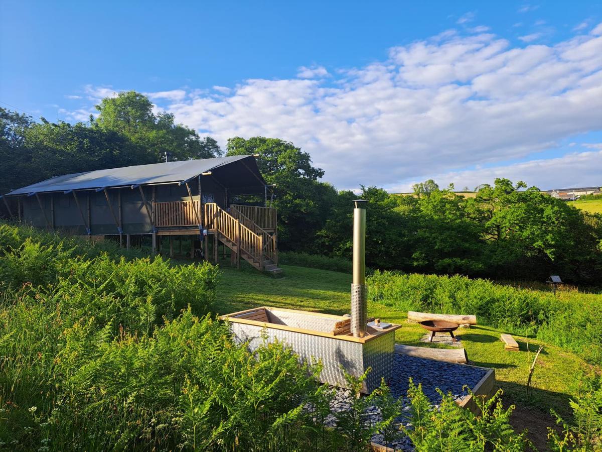 Brackenhill Glamping - Safari Tent With Hot Tub - Sleeps 6 Айвибридж Екстериор снимка